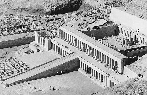 Заупокойный храм Хатшепсут Наряду с этими так сказать жрецамидобровольцами - фото 24