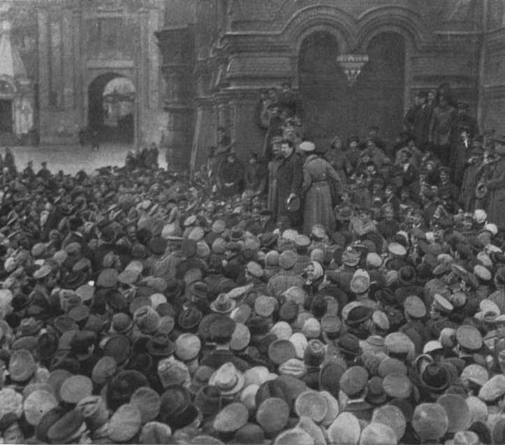 В П Ногин выступает на митинге Москва 1917 г В П Ногин и Л Б Красин - фото 29
