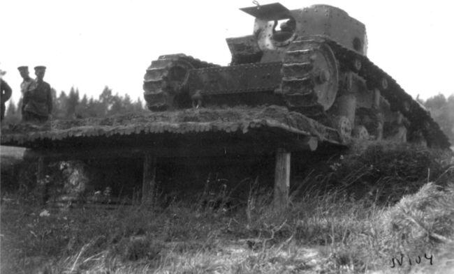 Испытания танка Т12 Июнь 1930 года На фото хорошо видно отсутствие орудия и - фото 20