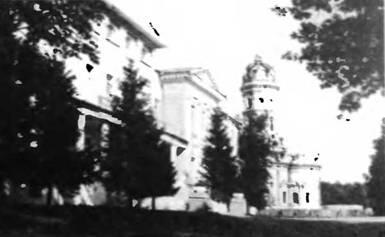 Вид на дворец и церковь с главной парковой аллеи Корона Знаменского храма - фото 21