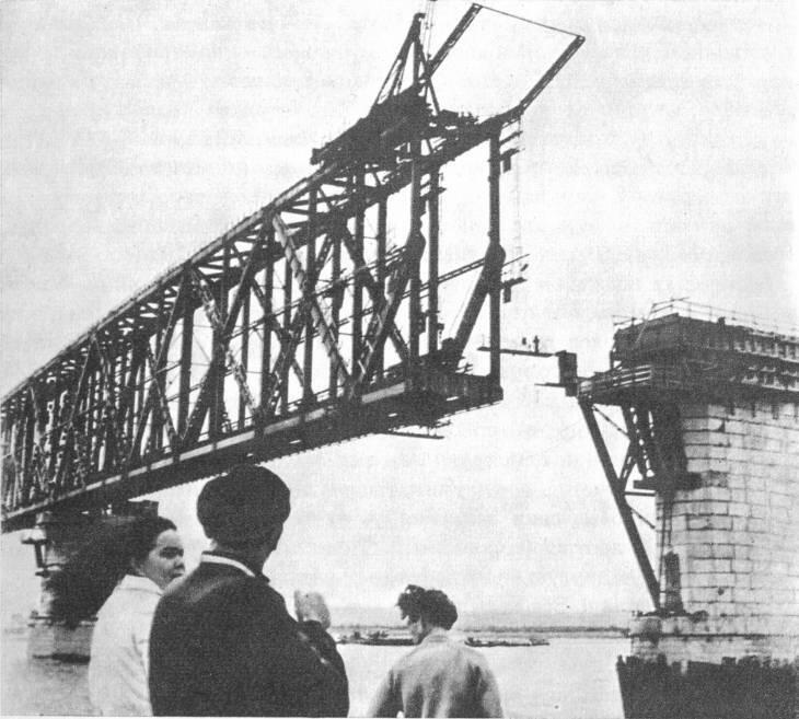 БАМ Строительство моста через Амур Ответственность И не видно ее а тяжелая - фото 2