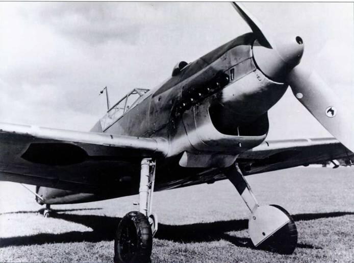 Прекрасный снимок Bf 109В Эта модификация как и последующие модели С и D - фото 1