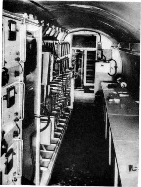 Оборудование в тоннеле подслушивания Летчикшпион Пауэрс у обломков - фото 19