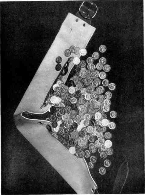 Золотые монеты спрятанные в поясе Чемодан с двойным дном Примечания 1 - фото 23