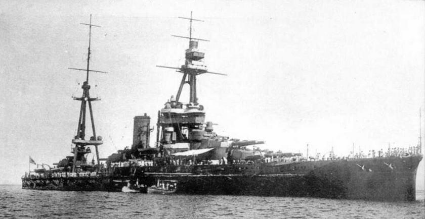 Линейный корабль Хьюга в Нагасаки 18 апреля 1918 г вверху и в первые годы - фото 141