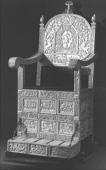 Рис 1 Костяной престол Ивана Грозного Покрыт резными пластинами из слоновой - фото 1