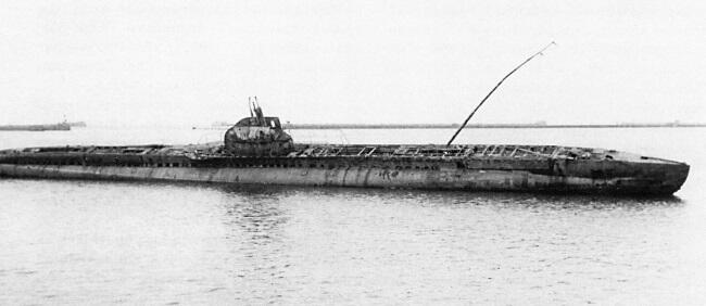 Подводная лодка Ronis взорванная своей командой в Либаве Подводная лодка - фото 36