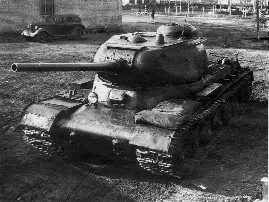 Тяжелый танк ИС85 на заводском дворе Получив с завода 100 необходимую - фото 12
