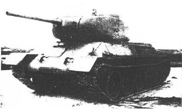 Опытный танк Т43 Его характерные детали люк механикаводителя - фото 3