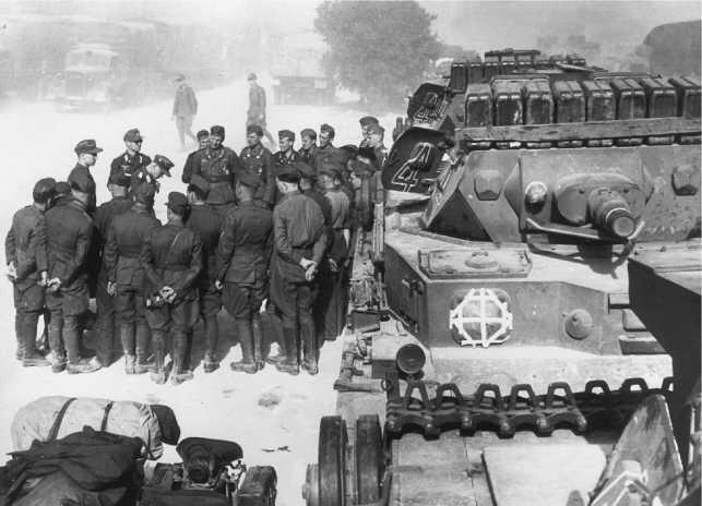 Только что прибывшее в Африку подразделение 5й легкой дивизии Вермахта перед - фото 66