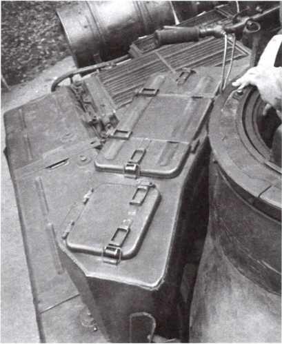 Ящик для перевозки лент к зенитной установке и табельного имущества В левой - фото 35