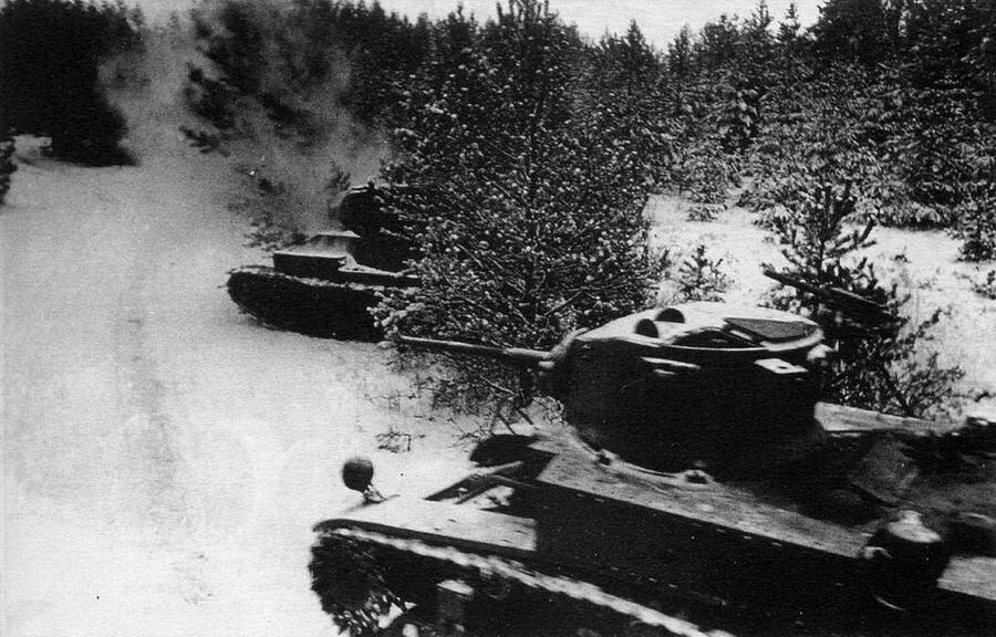 Танки Т34 и М3А1 в атаке Калининский фронтзима 1942 года - фото 45