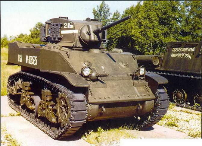 Легкие танки М5А1 и M3А1 в экспозиции Военноисторического музея бронетанкового - фото 60