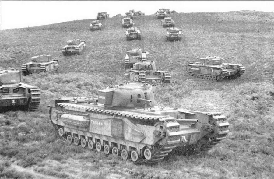 Боевые машины 148го танкового полка на тактических занятиях На переднем плане - фото 1