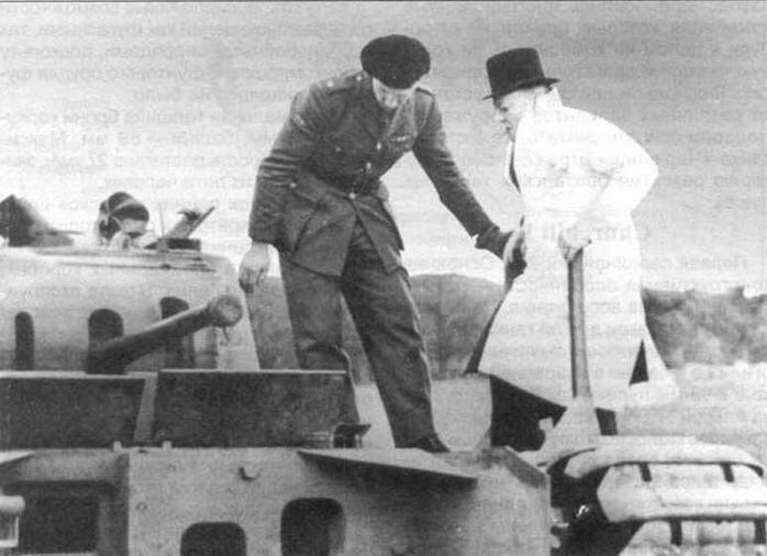 Черчилль на Черчилле Премьер министр Великобритании осматривает танк - фото 3
