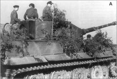 AС PzKpfwVI AusfE номер 211 Апрель 1944 года Впереди танка трофейный - фото 216