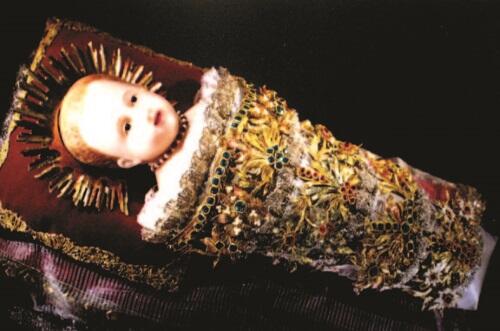 Рис 26 Младенец Иисус Середина XVIII в Фигурка из монастыря Св Креста - фото 34