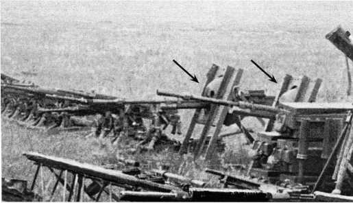 132мм пулеметы Гочкис на импровизированных полевых станках показаны - фото 5