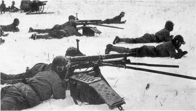Учения 23й пехотной дивизии Расчеты 37мм орудий Образца 11 года 1922 г - фото 7
