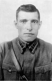 Михаил Павлович Яковлев на фото 1938 года в звании подполковника Родился в - фото 20