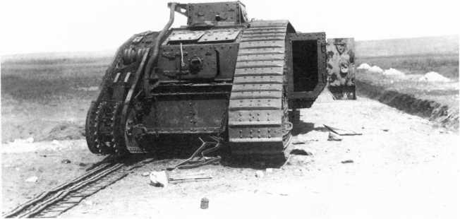 Неисправные трофейные танки времен гражданской войны использовались на - фото 156