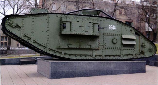 Два танка MKV 9186 и 9344 установленные в качестве памятников истории - фото 190
