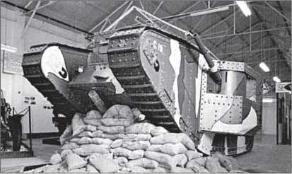 Танк Mk I С19 Клан Лэсли в экспозиции музея Королевского танкового корпуса в - фото 4