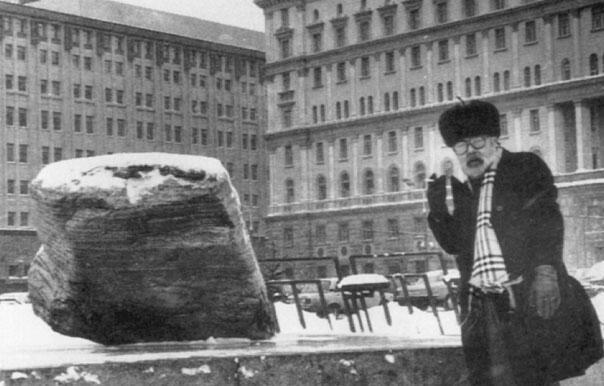Олег Туманов у памятника жертвам сталинских репрессий на Лубянской площади - фото 18