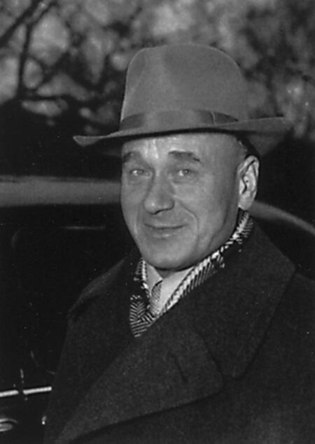 ИА Серов председатель КГБ СССР в 19541958 гг начальник ГРУ в 19581968 - фото 32