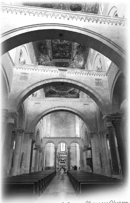 Внутреннее убранство базилики Святителя Николая в г Бари Италия За то что - фото 3