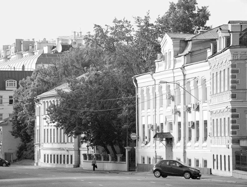 Улица Большая Якиманка Якиманка не просто архитектурное пространство Она - фото 1