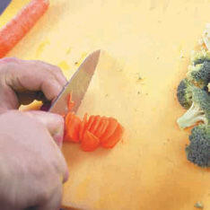 2 Морковь очистить нарезать средними кружочками Овощи бланшировать в - фото 8