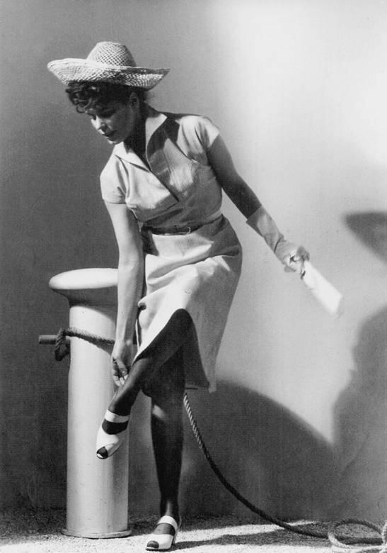 Летнее платье 1942 год Если говорить об отличительных чертах парижской моды - фото 55