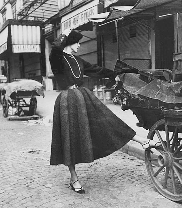 Новый взгляд Кристина Диора вернул после войны в женскую моду женственность - фото 69
