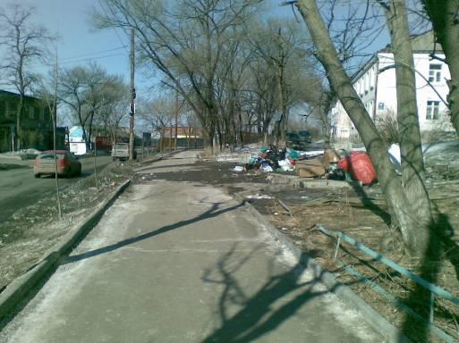 Так выглядела улица Енисейская тут ликвидировали площадку для мусорных баков - фото 7