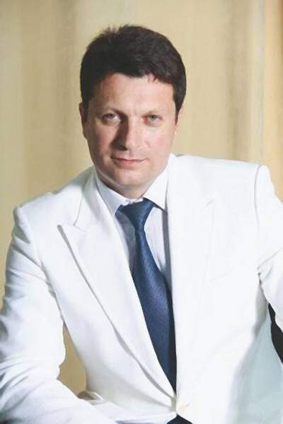 Музакаев Бекхан Абузедович директор Родился 22 декабря 1970 года С 2011 года - фото 16