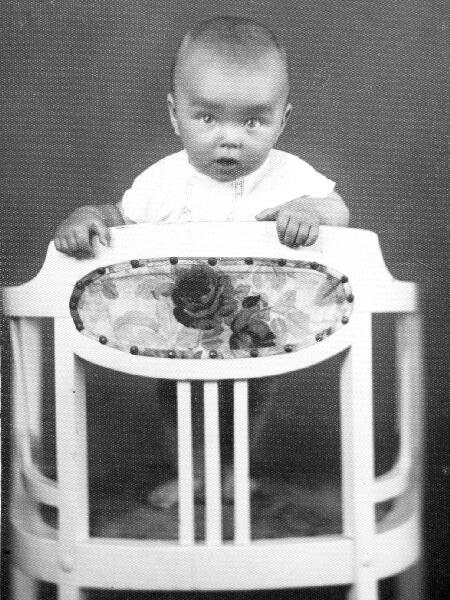 Раймонд в раннем детстве Родители композитора Алма Матильда и Волдемар - фото 1