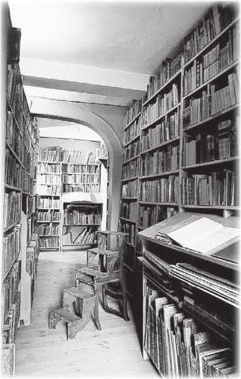 Личная библиотека Гёте в доме на Фрауэнплане в Веймаре Если чтото нельзя - фото 16