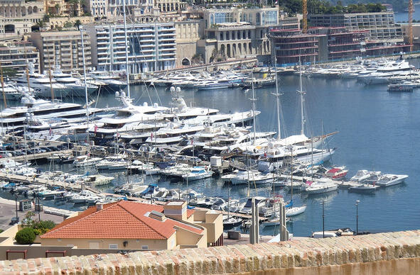 Здесь в Монако Из моря возникают замки созданные огнями фейерверка Это - фото 2
