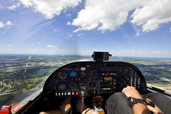Прогулка по облакам Маленький двухместный самолетик Кресло второго пилота - фото 18
