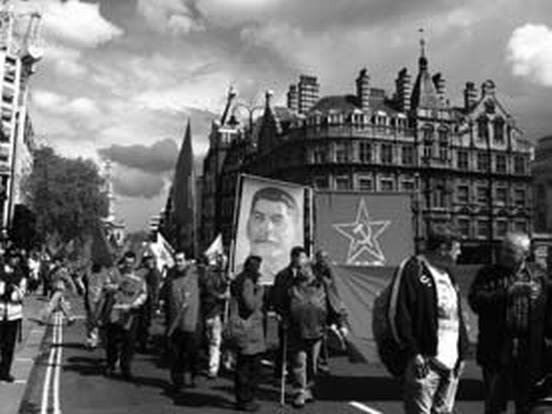 Первомайская демонстрация в Лондоне 1 мая 2009 года Вся история русских это - фото 1