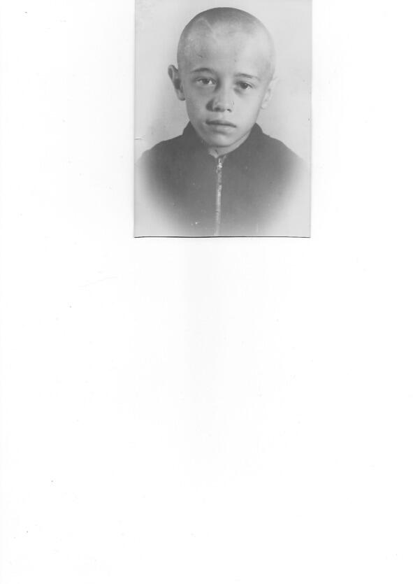 г Молотовск Маленький Гриша Пять лет 1950 год Эшелон в пути Мне было - фото 9