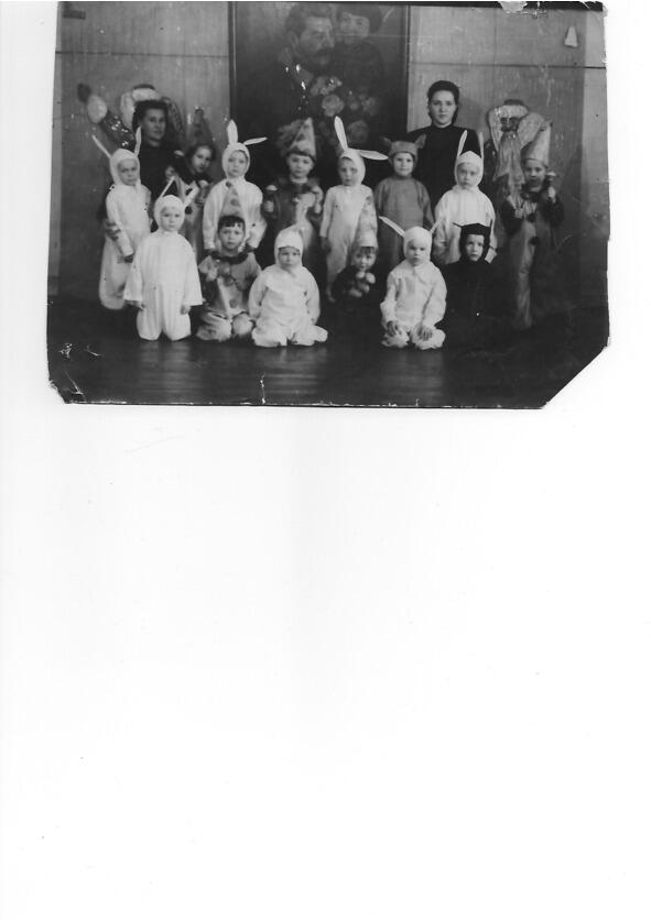 Детский сад г Молотовск 1950 год А колёса вагон ритмично отстукивали ход - фото 10