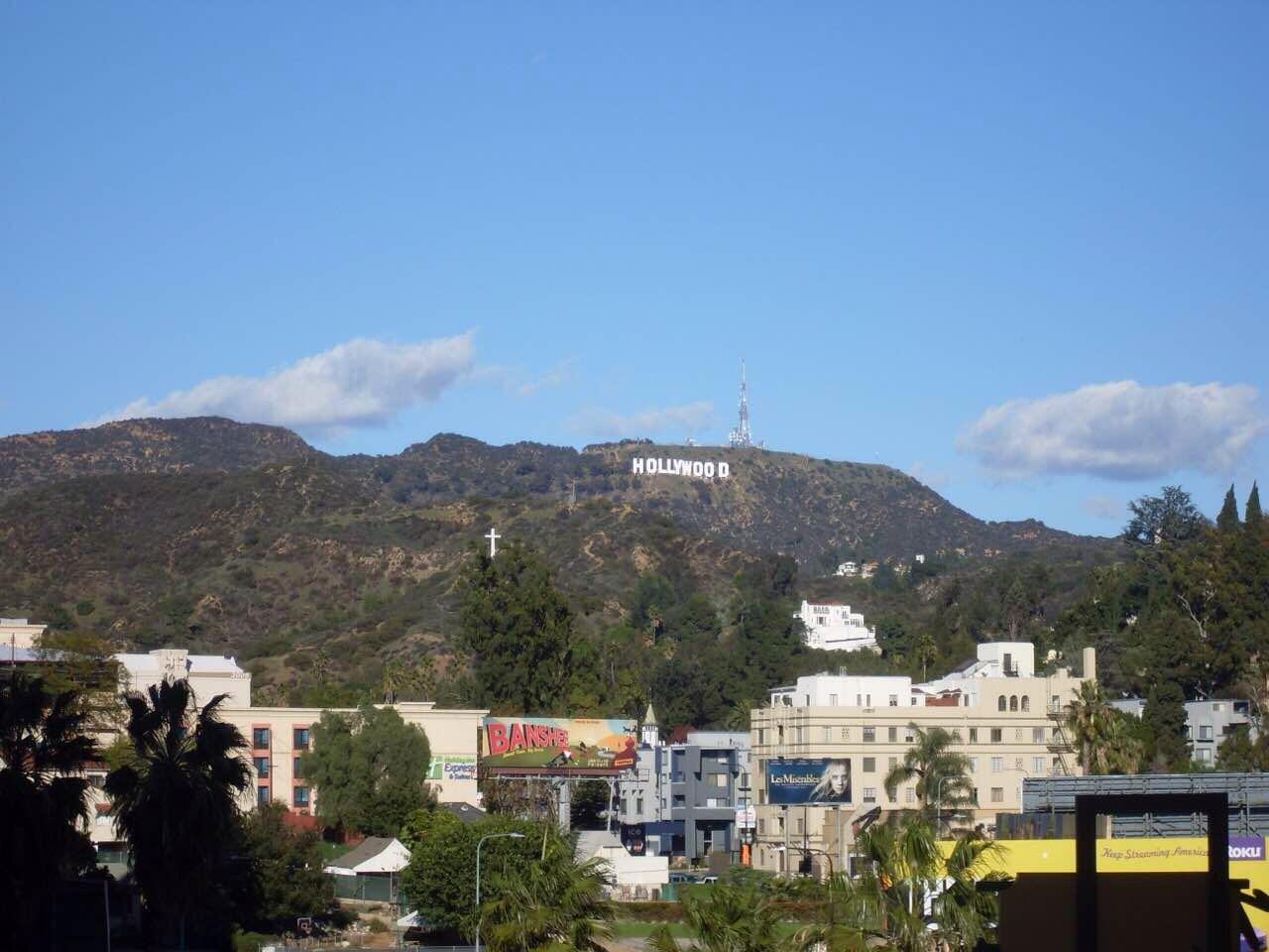 Надпись Голливуд на Голливудских холмах в ЛосАнджелесе Китайский театр - фото 5