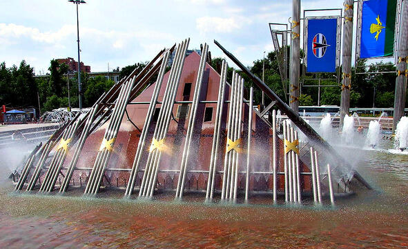 Фонтан Музыка Славы Пирамида памяти В будние дни комплекс работает в - фото 10
