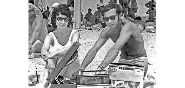 Евпаторийский пляж 1972 г На Новый пляж по выходным евпаторийцы отправлялись - фото 3