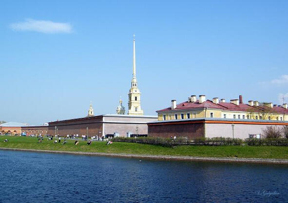 Вид СанктПетербургской Петропавловской крепости со стороны протоки Большая - фото 4
