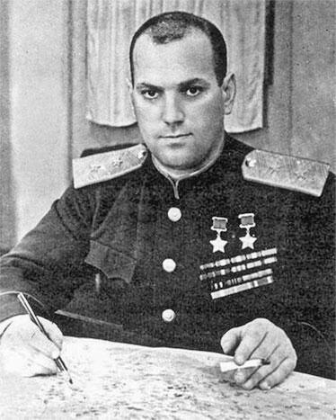 Евгений Яковлевич Савицкий маршал авиации дважды Герой Советского Союза - фото 1