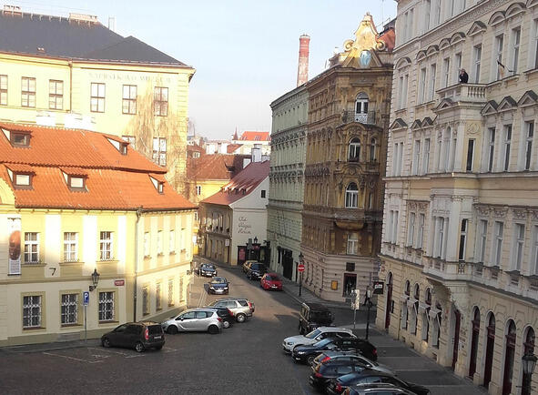 Утренняя Прага Из Чехии в Австрию Сегодня в половине девятого утра мы должны - фото 1