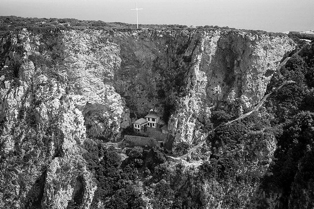 Пещера прп Афанасия Афонского А Авимелех из Малого скита святой Анны - фото 4